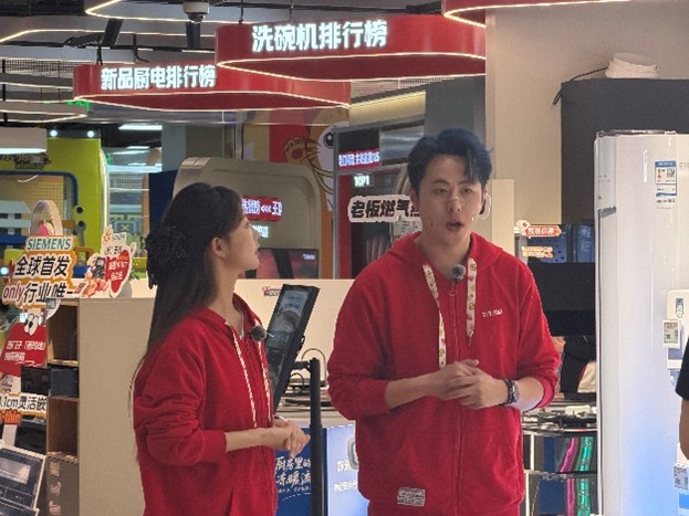 国补送年礼，京东客服带你沉浸式“拆”年货(1)